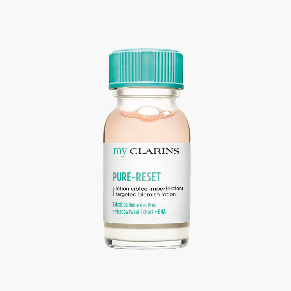 Packshot of a blemish lotion alongside meadowsweet and BHA molecules on a light blue background