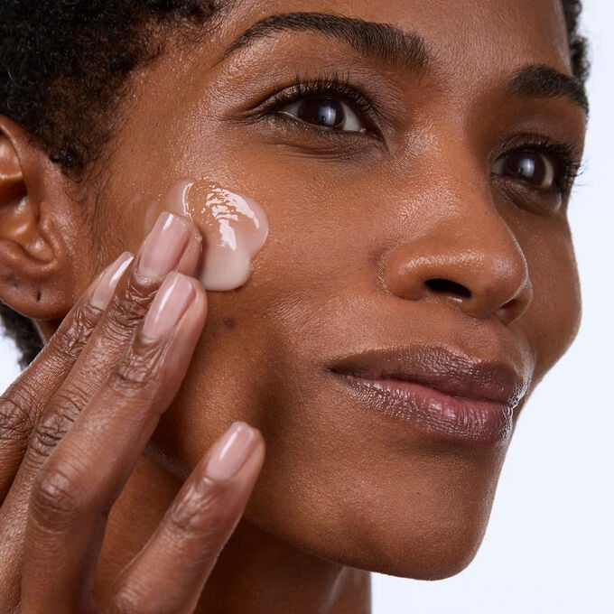 Anti-ageing routine with Remodelling Serum Essence Day and Night