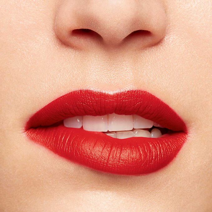 Close-up of a woman’s lips, showcasing the hydration and colour results after applying Joli Rouge in Shade 742 V