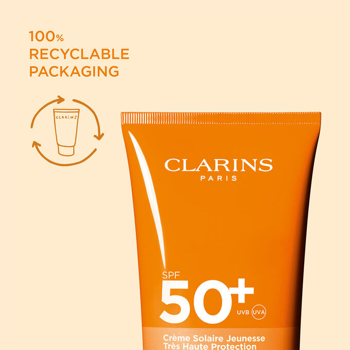 Focus on Clarins' Youth-protecting Sunscreen High Protection SPF 50 for the Body to emphasise its 100% recyclable packaging.