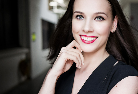 The Liza Make-up Look